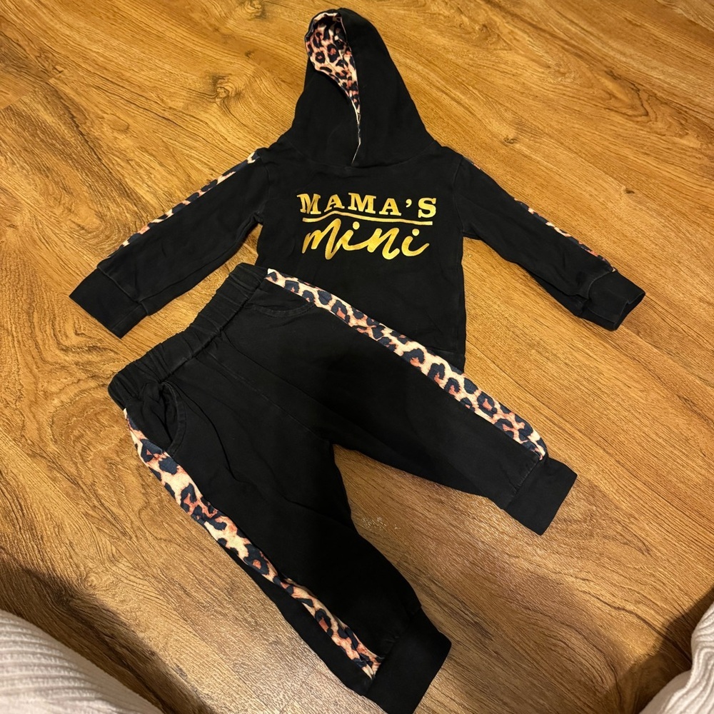 Black 'Mama's Mini' Hoodie and Pants Set